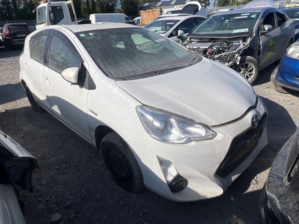 ♻️ 2017 Toyota Aqua breaking ♻️ - Main image