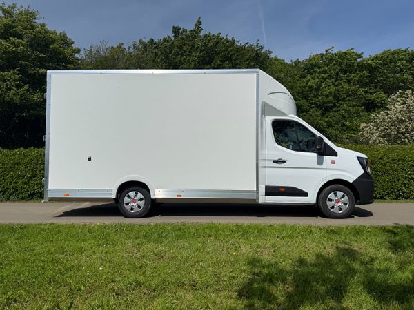 VB - 2026 Renault Master Luton Low Loader Van - Main image