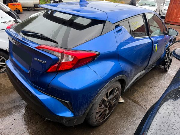 2019 TOYOTA C-HR  CVT 1.8 HYBRID FOR BREAKING! - Main image