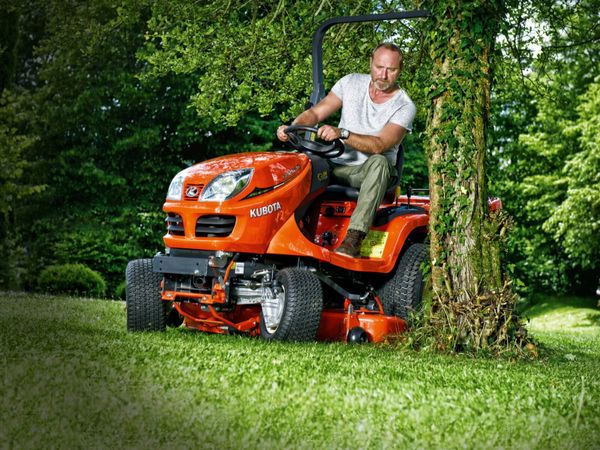 Kubota GR2120 Ride-On Lawnmower - Main image
