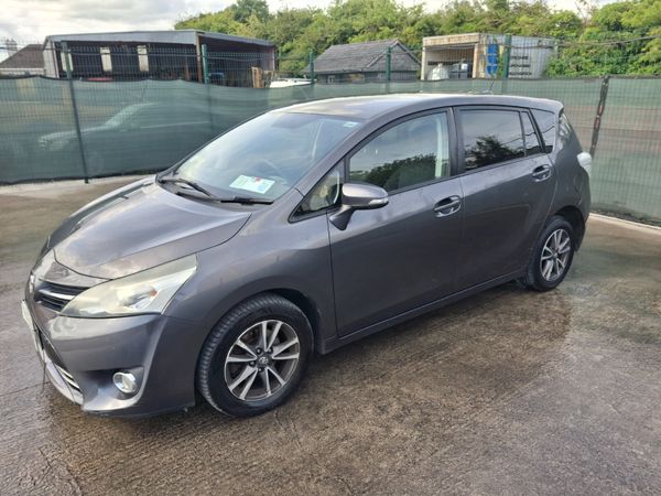 132 Toyota Verso  7 seater  2.0 Diesel - Main image