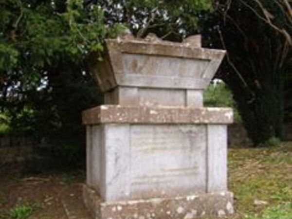 OLD  GRAVESTONES  ETC - Main image