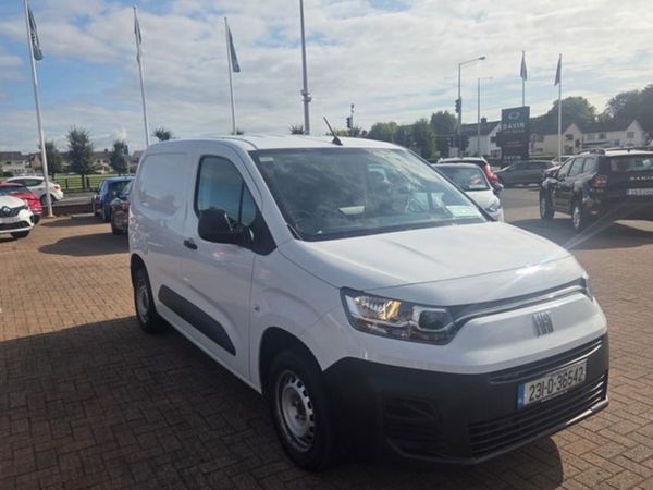 Fiat Doblo SWB 1.5 100HP 650KG 4DR - Main image