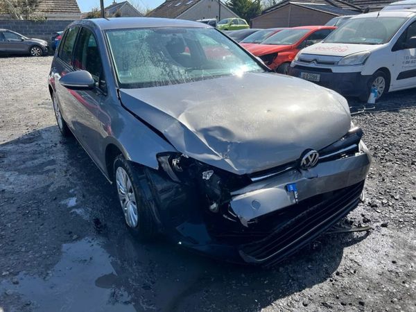 2015 Vw Golf 1.6 Tdi with parts - Main image
