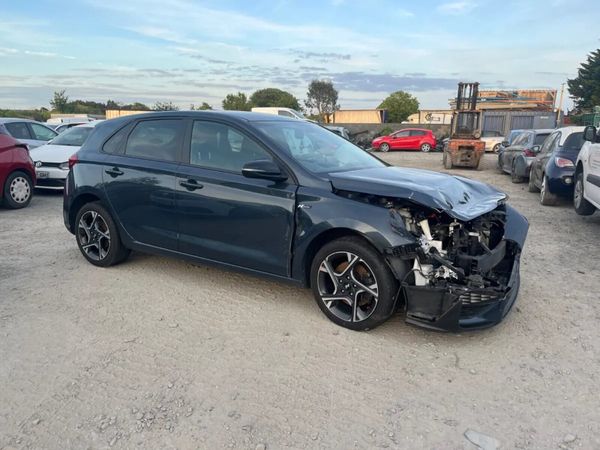 22 Hyundai i30 nline petrol - Main image