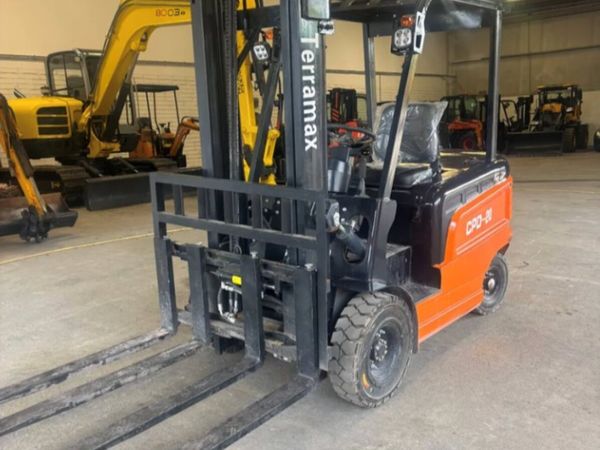 Industrial Terramax Forklift CPD-20 - Main image