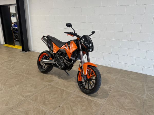 KTM 640 LC4 Supermoto 2002 - Main image