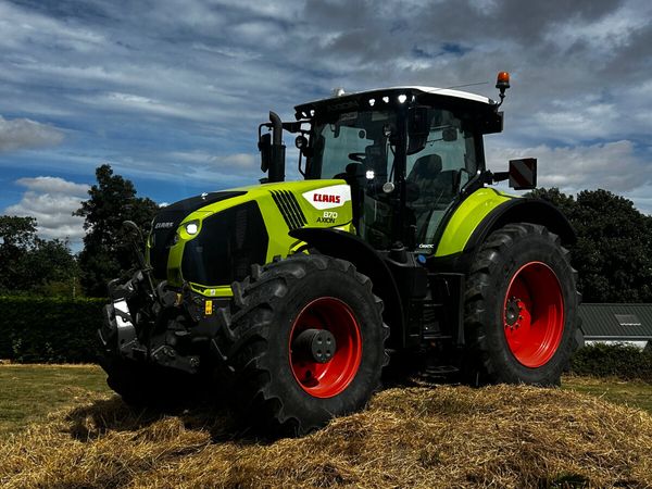 CLAAS Axion 870 - Main image