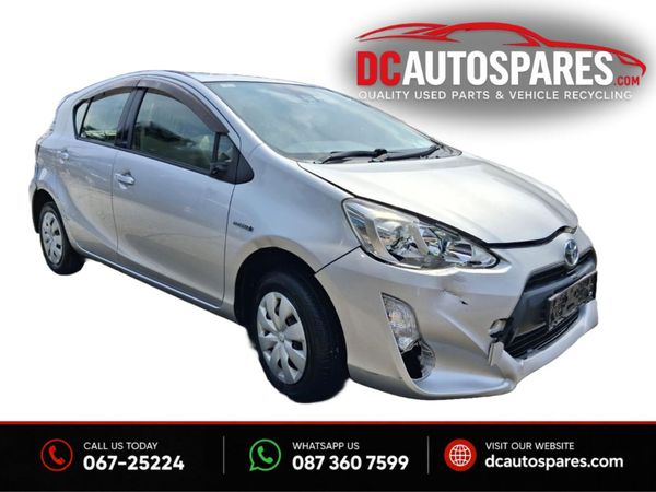 2016 TOYOTA AQUA For Breaking/Dismantling - Main image