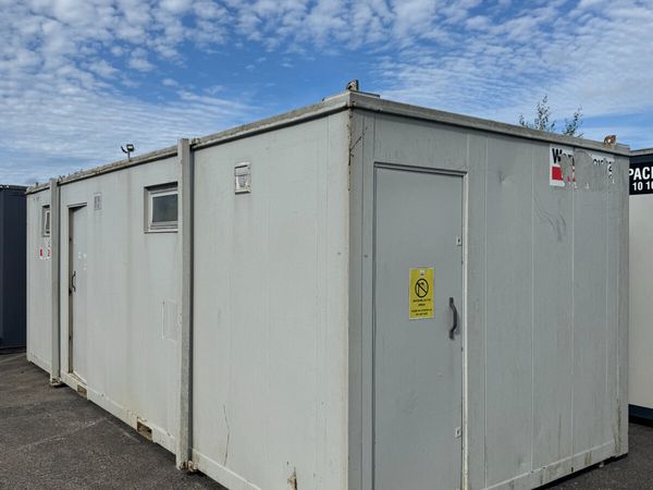 6 Shower Block – Gas Powered 24x10 – #106 - Main image
