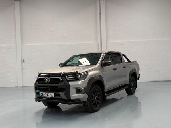 New Toyota Hilux InvincibleX 2.8 Auto - Main image