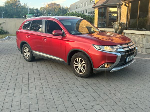 (162) Mitsubishi Outlander 4x4 mint condition - Main image