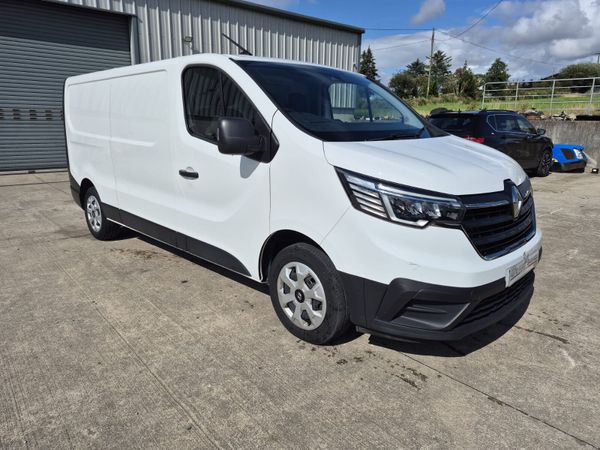 2023 RENAULT TRAFIC LWB LL30 2,0 DCI 130 BHP - Main image