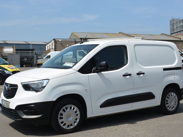Opel Combo 3-seat cab - HP/Leasing available - Main image