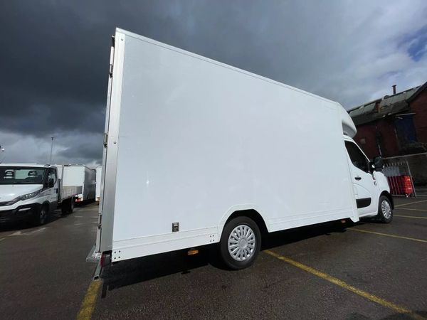 2024 Renault Master Luton Low Loader Van - Main image