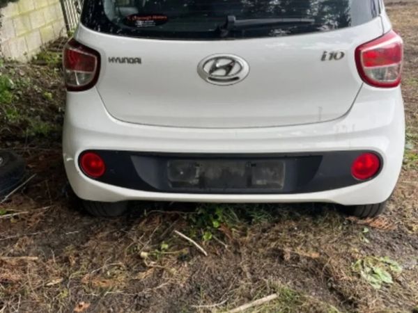 2017 Hyundai i10 1.0 petrol - Main image