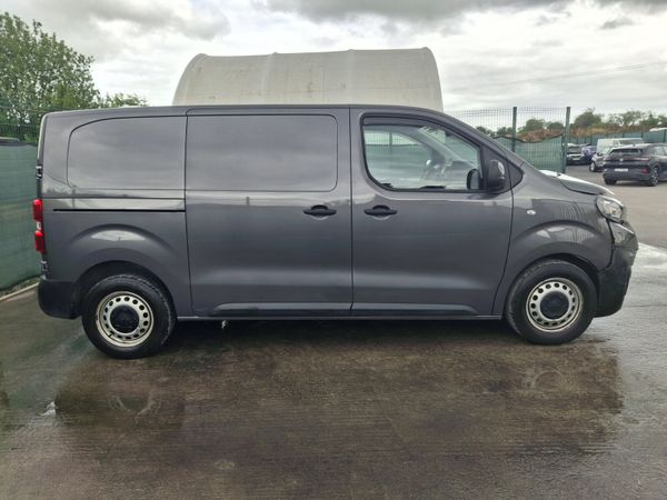 2025 Peugeot Exspert  Professional  1.5 Diesel - Main image