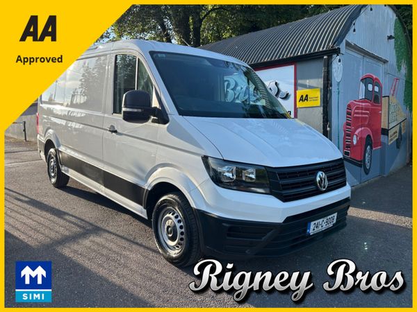 Volkswagen Crafter 30 MWB 140HP M - Main image