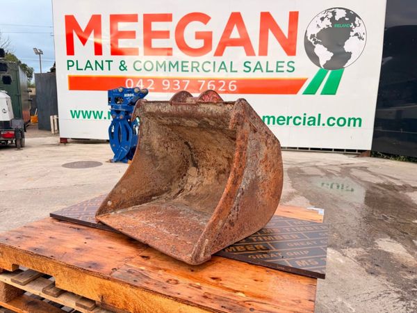 24" gummy bucket 4-6 ton ....45mm pins .....277 - Main image