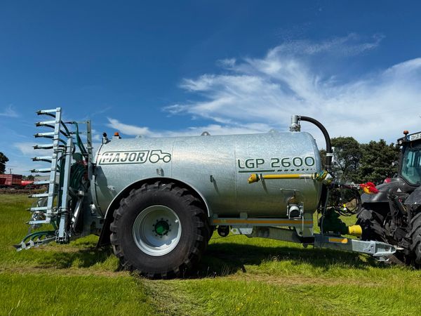 MAJOR 2600GL Tank with Trailing Shoe - Main image