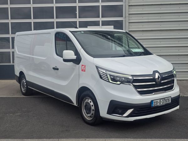 Renault Trafic Red Edition L2H1 130BHP - Main image