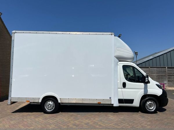 2021 Peugeot Boxer Luton Box Van - Main image