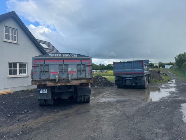 Tipper trucks and crane trucks - Main image