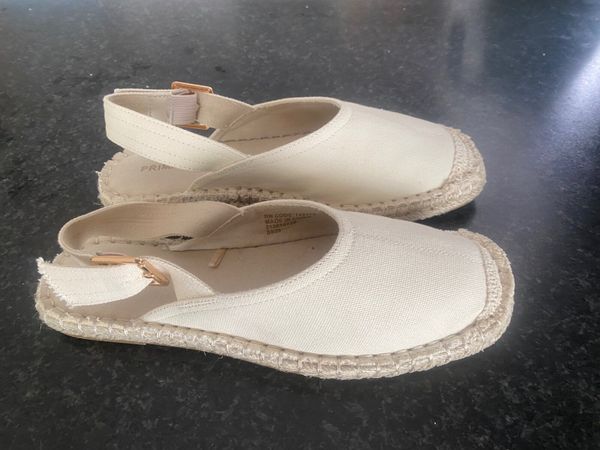 Sandals  Ladies   WANTED - Main image