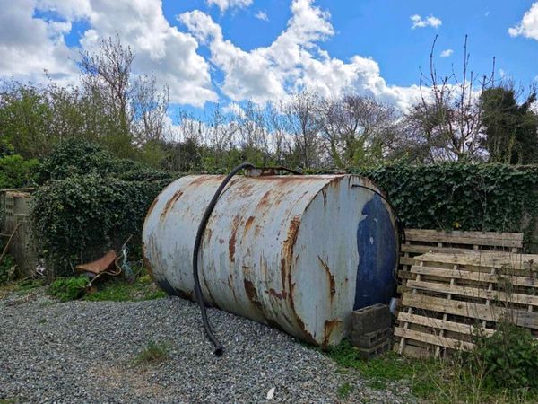 2,000 gallon steel tank - Main image