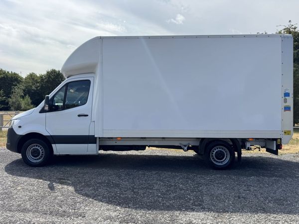 2023 Mercedes-Benz Sprinter Luton Box Van - Main image