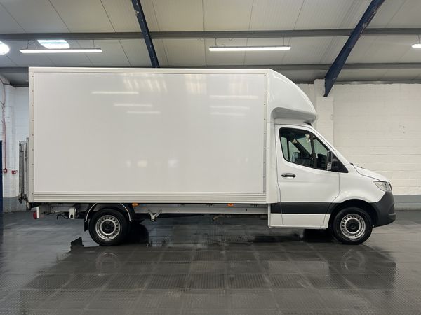 2023 Mercedes-Benz Sprinter Luton Box Van - Main image