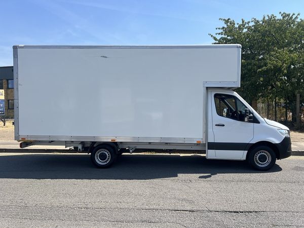 2021 Mercedes-Benz Sprinter Luton Box Van - Main image