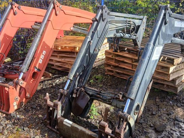 Quicke Q660 Self-leveling loader - Main image