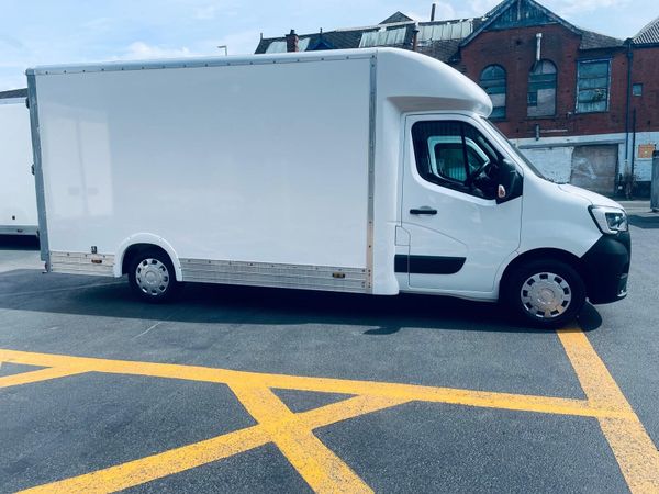 2023 Renault Master Luton Low Loader Van - Main image