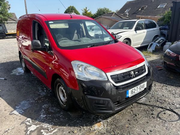 2016 Peugoet Partner 1.6 Diesel driving - Main image