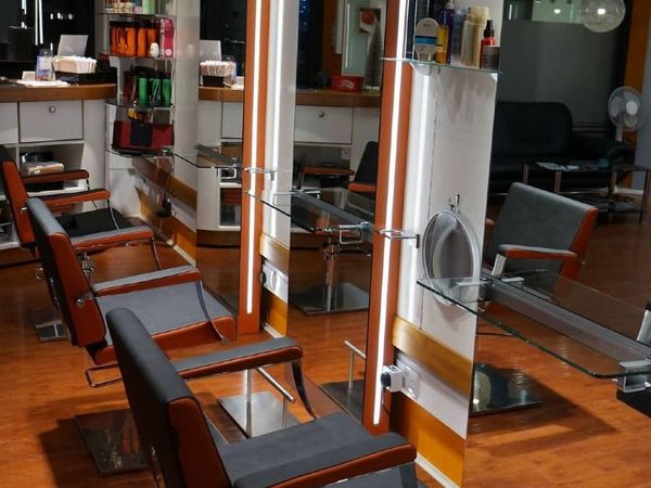 Hair Salon – Equipment & Furniture  clearance. - Main image
