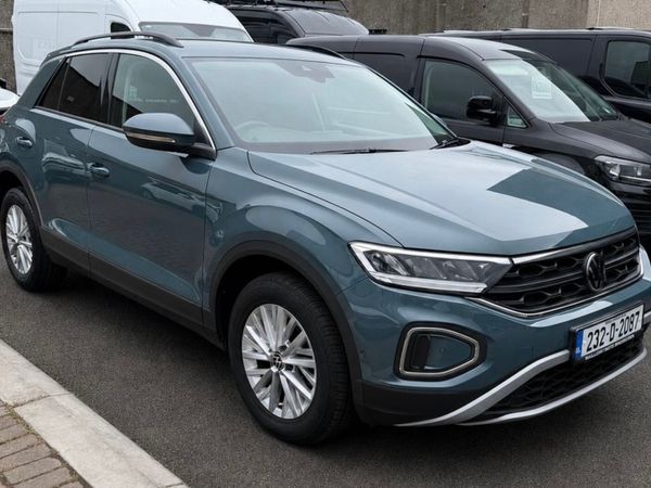 2023 Volkswagen T-Roc Commercial - Main image