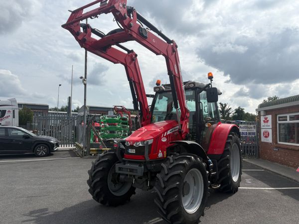 Massey Ferguson 5613 - Main image