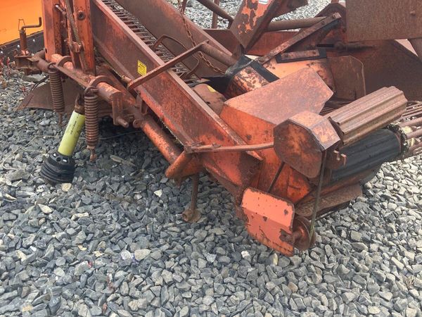 Ransomes Faun potato harvester - Main image