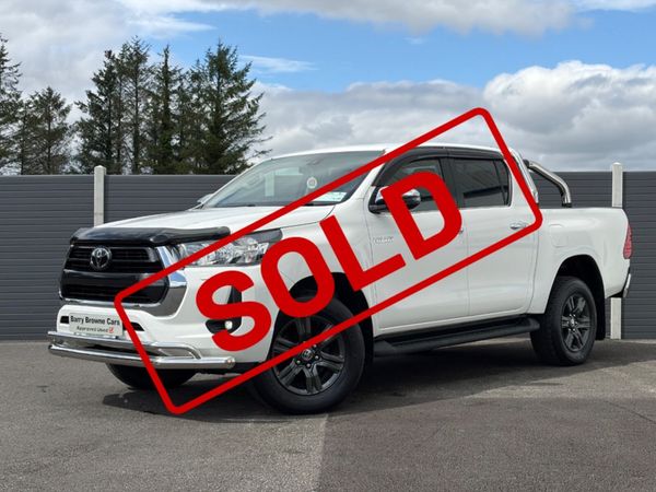 Toyota Hilux 2.8 SR5 DOUBLE CAB 4DR - Main image