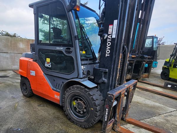 Toyota 5 Ton Forklift - Main image