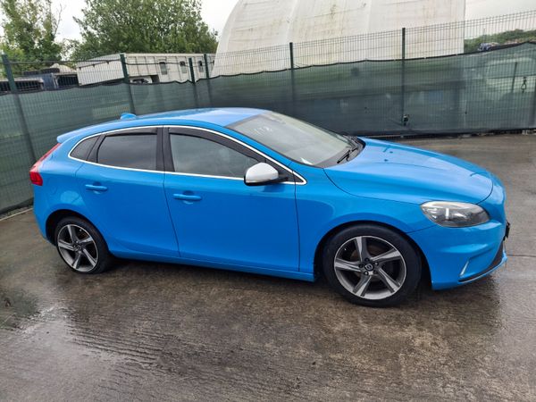 142 Volvo V40  R Design  1.6 Diesel - Main image