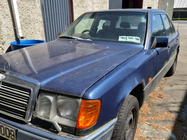 mercedes e230 2.3 petrol 100 per cent  rust free - Main image