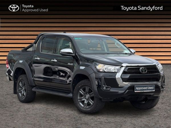 Toyota Hilux 2.8 SR5 DOUBLE CAB // LOTS OF EXTRAS - Main image