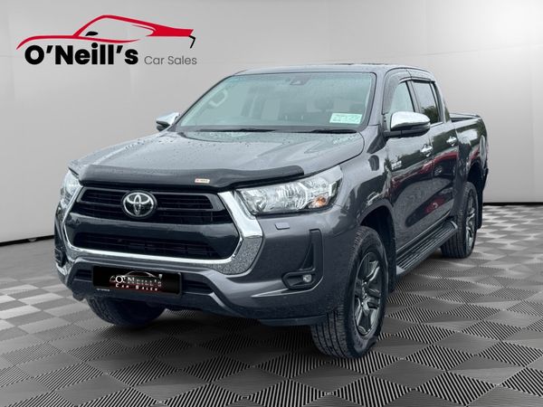 Toyota Hilux 2025 2.8 SR5 MANUAL #448 - Main image