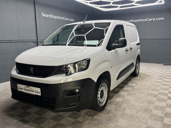 Peugeot Partner PROFESSIONAL PLUS 1.5 H HDI 100 6 - Main image