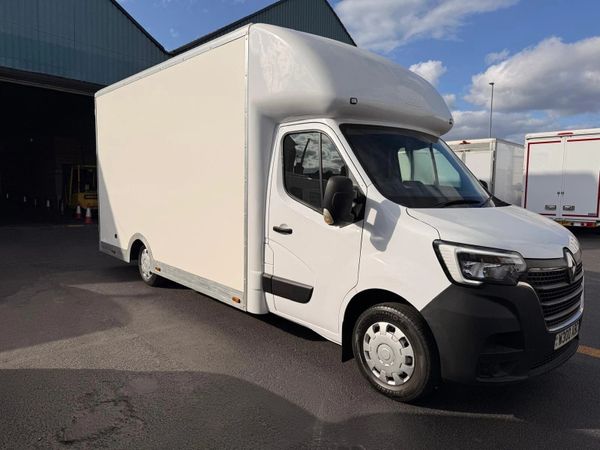 2021 Renault Master Luton Low Loader Van - Main image