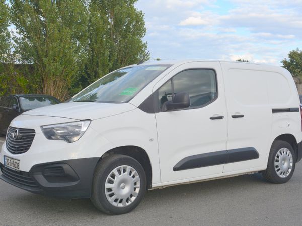 Opel Combo - 3 seat - Dealer Service History - Main image