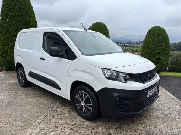 Peugeot Partner PROFESSIONAL PLUS 1.5 BLUE HDI - Main image