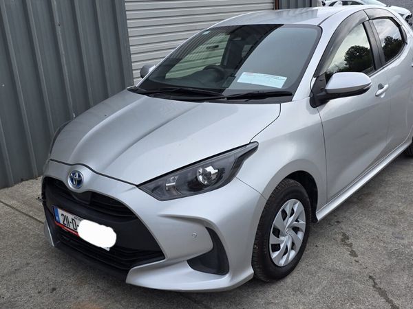 211 TOYOTA YARIS HYBRID - Main image